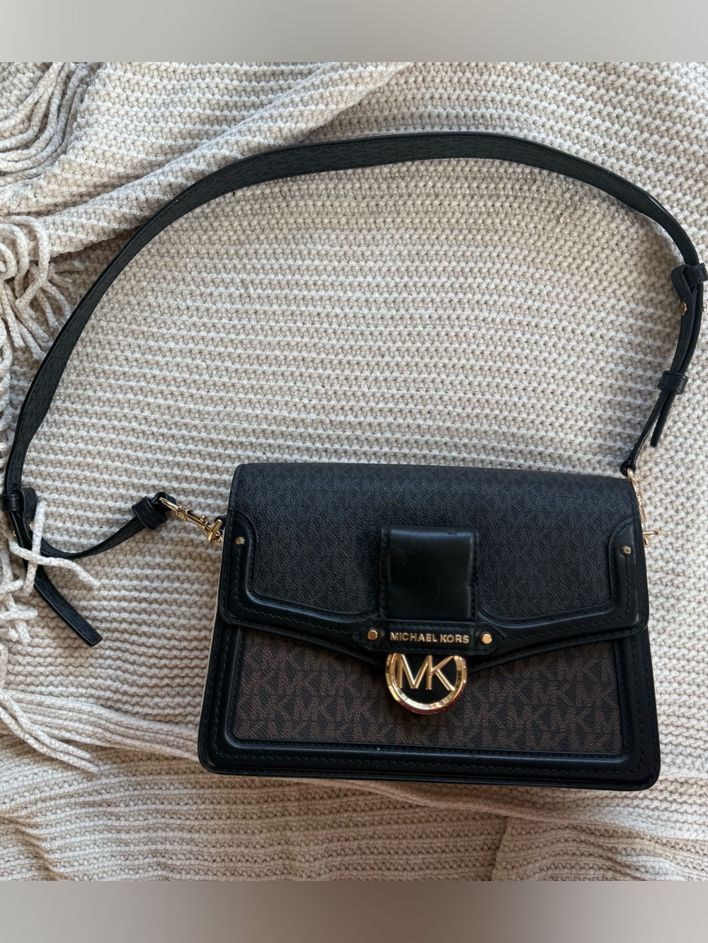 Michael Kors Jessie Medium Crossbody Shoulder Bag Signature Logo Black Gold Bag